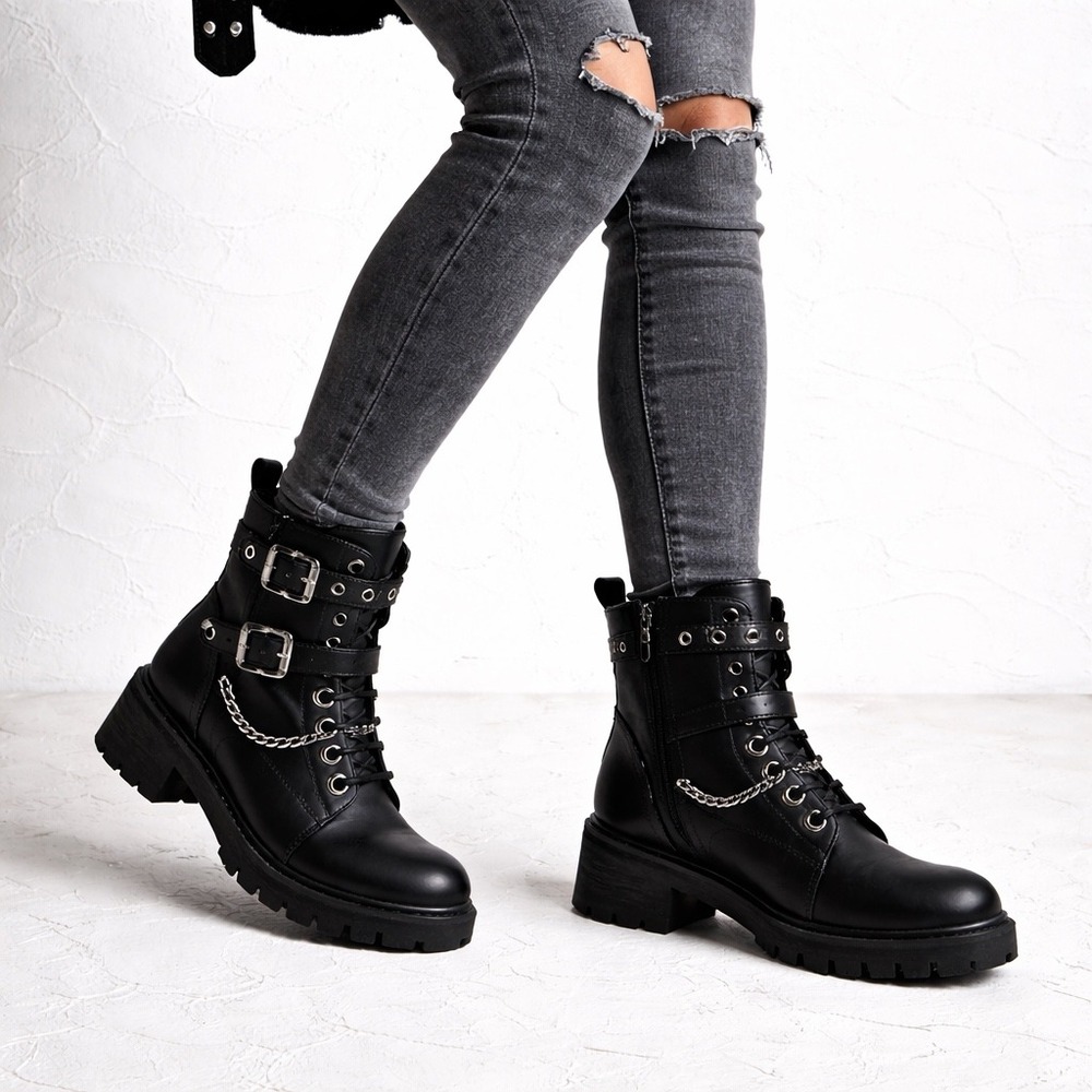 GBG Los Angeles Moto Buckle Ankle Boots Black 7M Edgy‎ Grunge